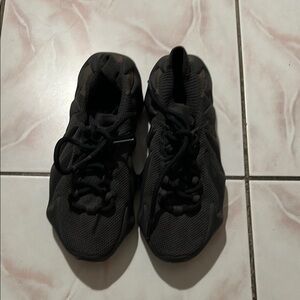 Yezzy women size 7